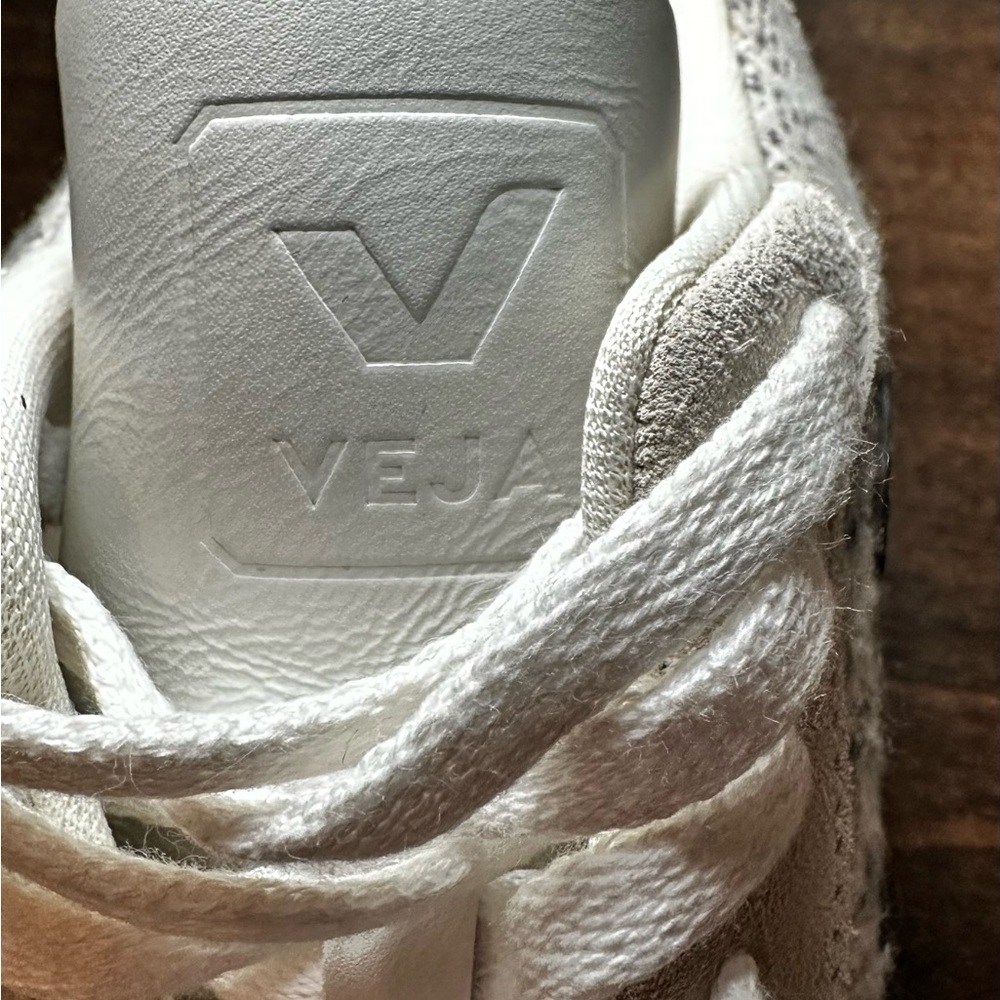 Veja Women’s V10 Snow/Black Flannel & Suede Sneaker - Picture 15 of 16